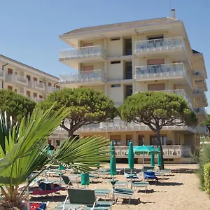 Appartamento Diplomatic-residence Fronte Mare-piazza Torino-lido Di, Lido di Jesolo